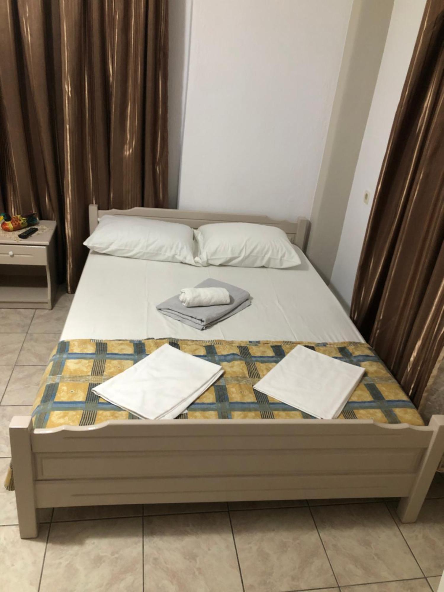 Nikis Rooms Paralía Eksteriør billede