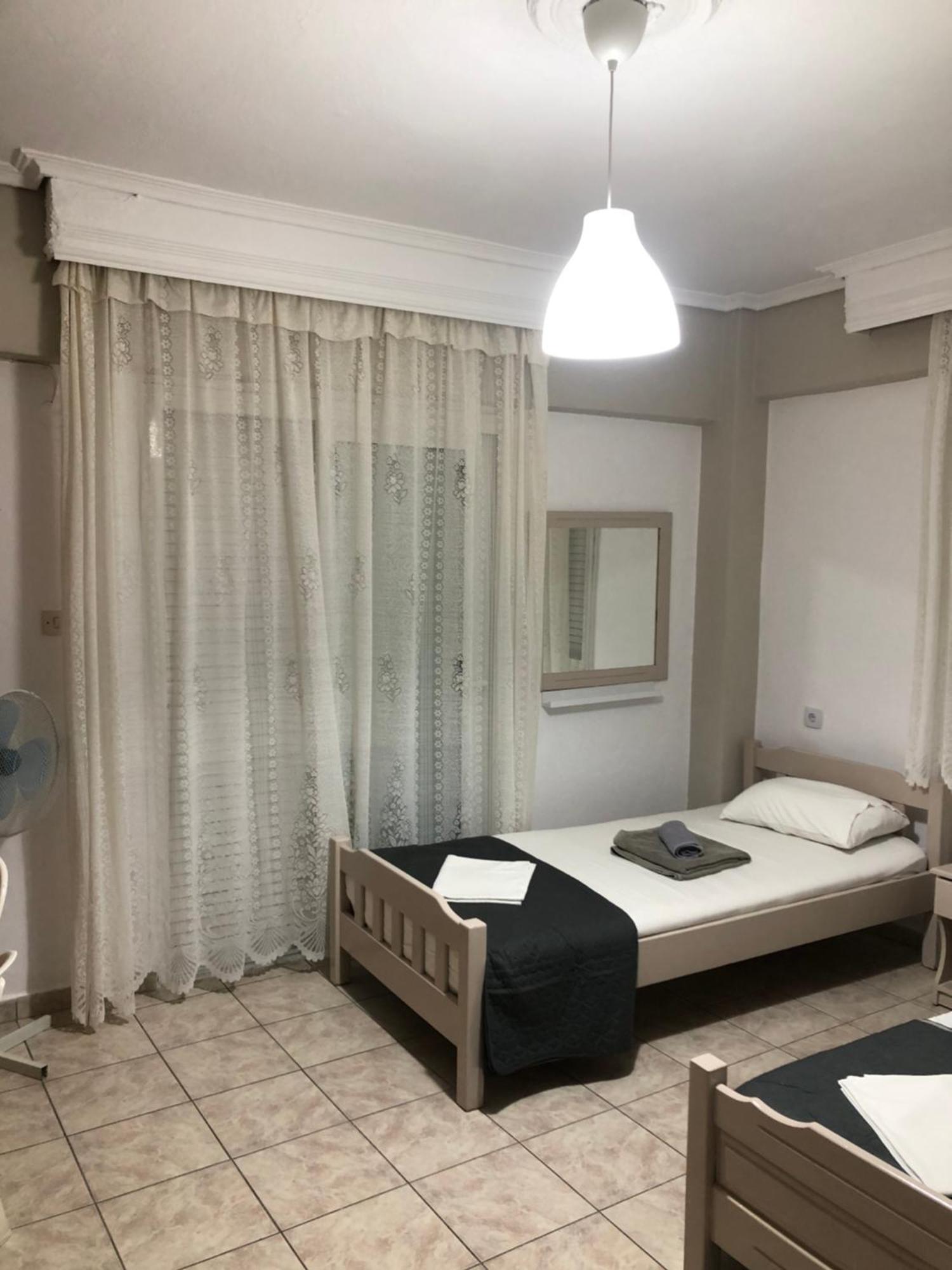 Nikis Rooms Paralía Eksteriør billede